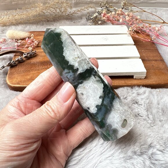 Gorgeous Moss Agate Tower - Picture 3 of 9